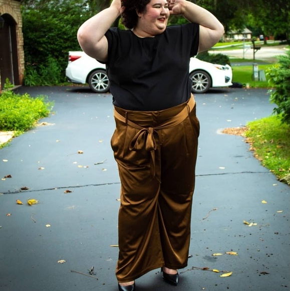 Universal Standard Teresa Wide Leg Pants (short) - Picture 2 of 2